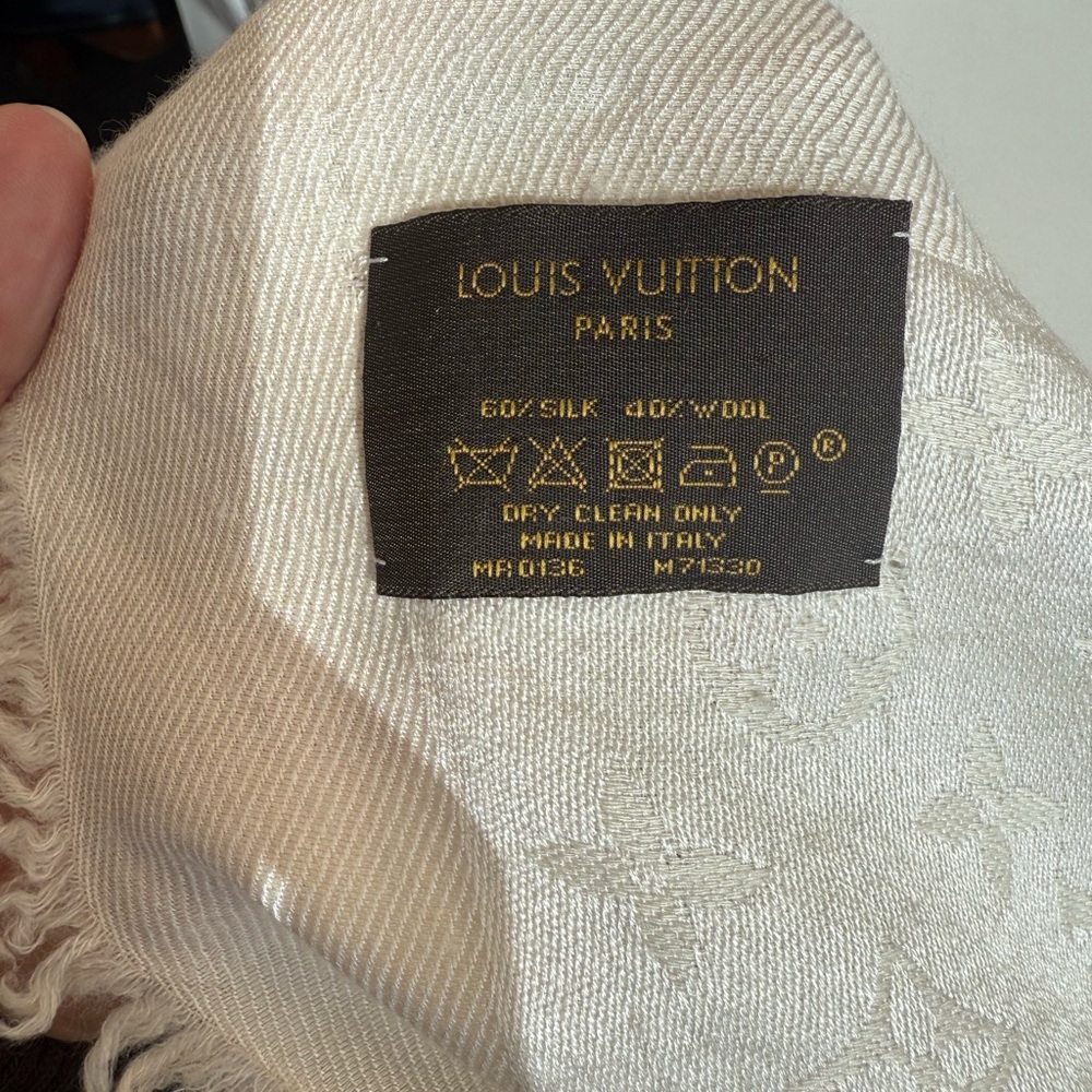 Louis Vuitton Monogram Ivory/White Silk Wool Blend Scarf - Picture 4 of 7
